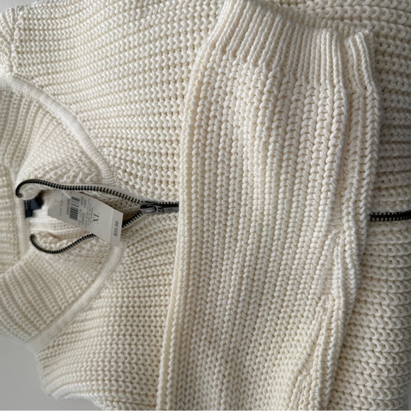 Ann Taylor Factory Women's Cream Zipper Sweater - XL
NWT - Picture 3 of 4